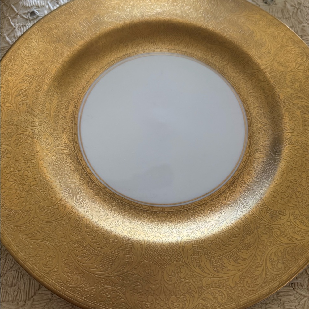 Elegant Gold and White Decorative Plate